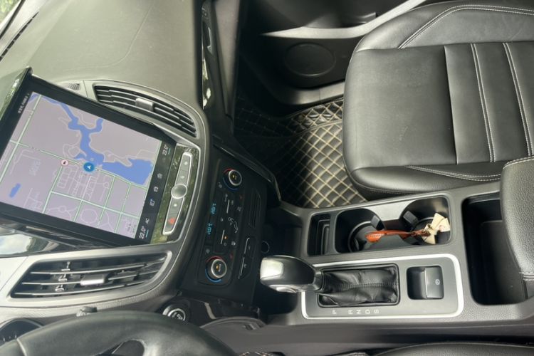 Used Ford Kuga 2019 EcoBoost 180 Two-Wheel-Drive Titanium Plus Model China V Standard Interior 4