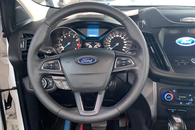 Used Ford Kuga 2019 EcoBoost 180 Two-Wheel-Drive Platinum Edition China V Standard Interior 4