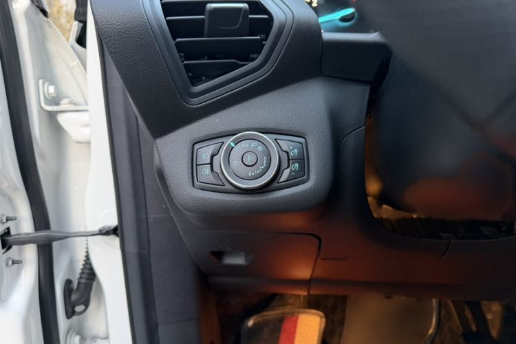 Used Ford Kuga 2019 EcoBoost 180 Two-Wheel-Drive Platinum Edition China VI Standard Interior 6