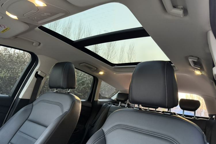 Used Ford Kuga 2019 EcoBoost 180 Two-Wheel-Drive Platinum Edition China VI Standard Interior 7