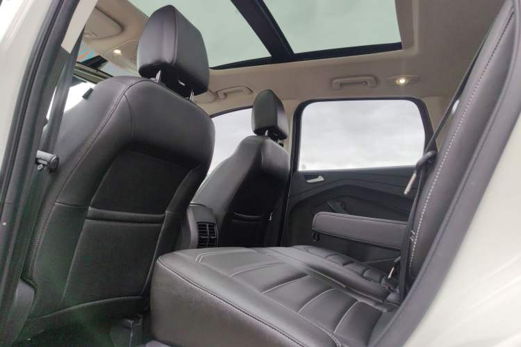 Used Ford Kuga 2019 EcoBoost 180 Two-Wheel-Drive Platinum Edition China VI Standard Interior 7