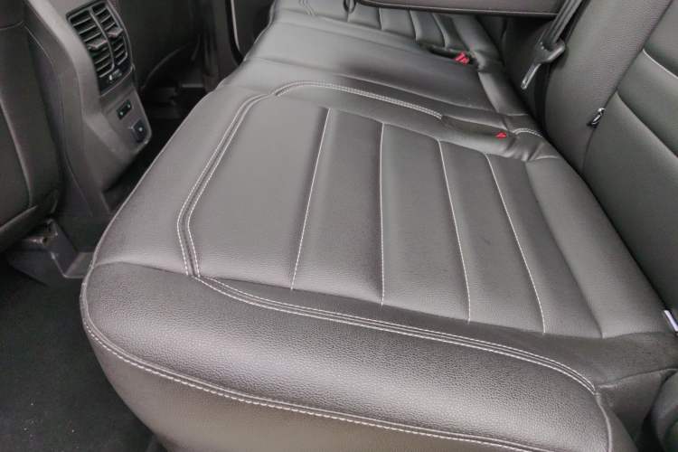 Used Ford Kuga 2019 EcoBoost 180 Two-Wheel-Drive Platinum Edition China VI Standard Interior 8