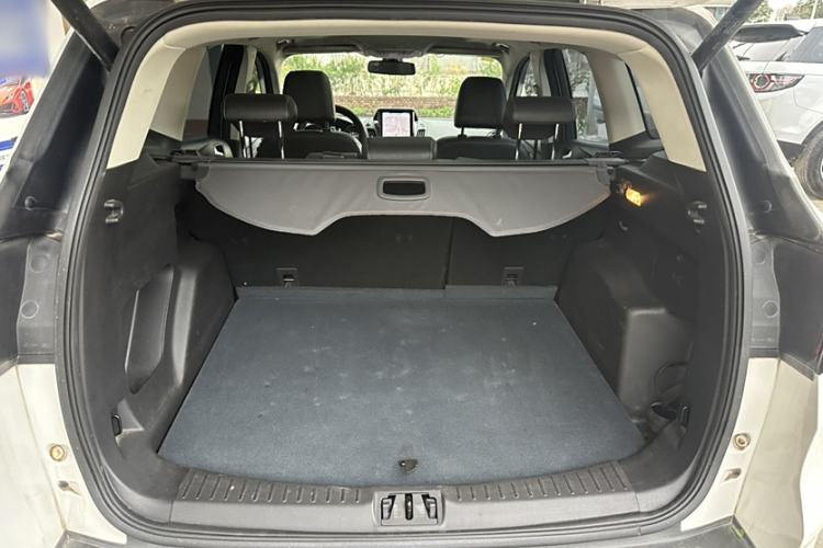 Used Ford Kuga 2019 EcoBoost 180 Two-Wheel-Drive Titanium Plus Model China VI Standard Interior 9