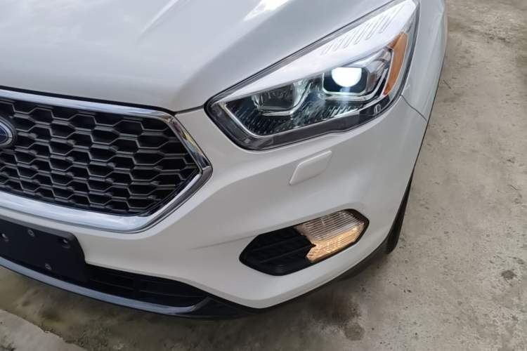 Used Ford Kuga 2019 EcoBoost 180 Two-Wheel-Drive Titanium Plus Model China V Standard Left Front Headlight