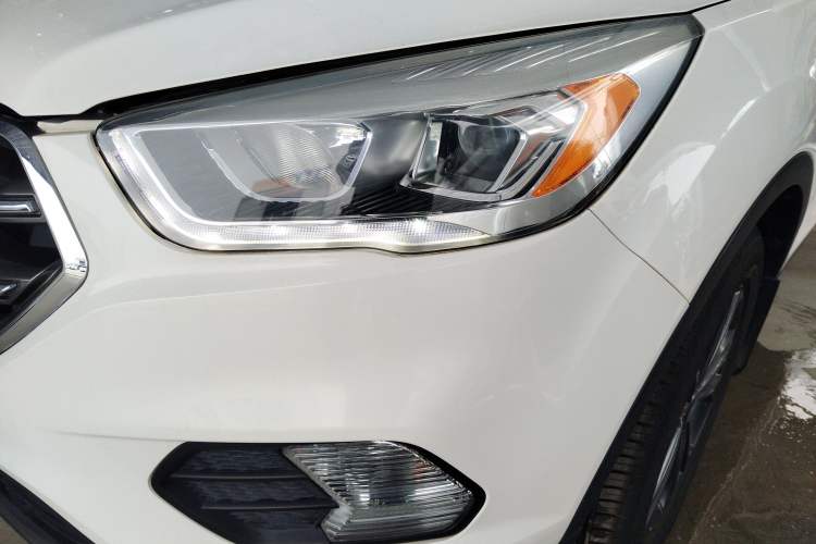 Used Ford Kuga 2019 EcoBoost 180 Two-Wheel-Drive Platinum Edition China VI Standard Left Front Headlight