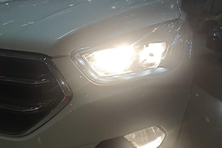 Used Ford Kuga 2019 EcoBoost 180 Two-Wheel-Drive Platinum Edition China VI Standard Left Front Headlight