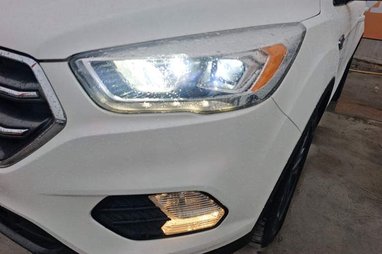Used Ford Kuga 2019 EcoBoost 180 Two-Wheel-Drive Platinum Edition China VI Standard Left Front Headlight
