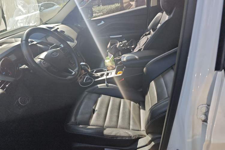 Used Ford Kuga 2019 EcoBoost 180 Two-Wheel-Drive Platinum Edition China VI Standard Left Front Seat