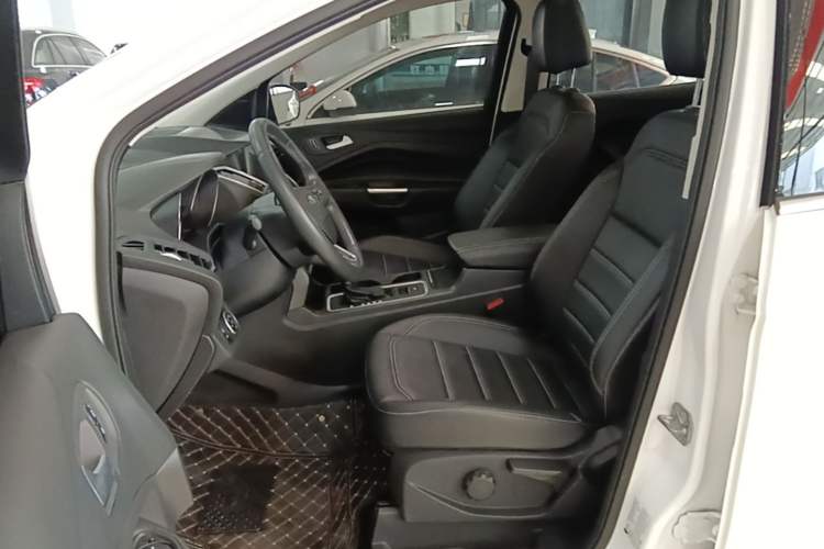 Used Ford Kuga 2019 EcoBoost 180 Two-Wheel-Drive Platinum Edition China VI Standard Left Front Seat