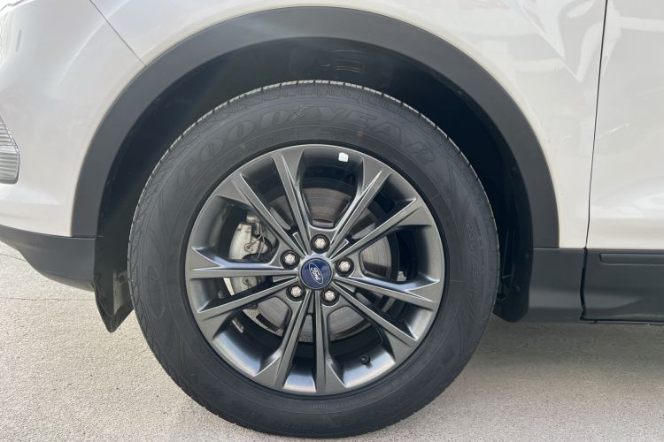 Used Ford Kuga 2019 EcoBoost 180 Two-Wheel-Drive Platinum Edition China VI Standard Left Front Wheel Hub