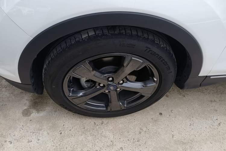 Used Ford Kuga 2019 EcoBoost 180 Two-Wheel-Drive Titanium Plus Model China V Standard Left Front Wheel Hub