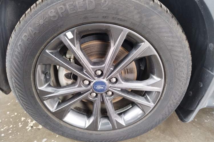 Used Ford Kuga 2019 EcoBoost 180 Two-Wheel-Drive Platinum Edition China VI Standard Left Front Wheel Hub