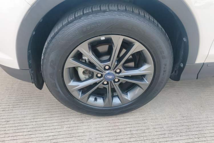 Used Ford Kuga 2019 EcoBoost 180 Two-Wheel-Drive Platinum Edition China VI Standard Left Front Wheel Hub