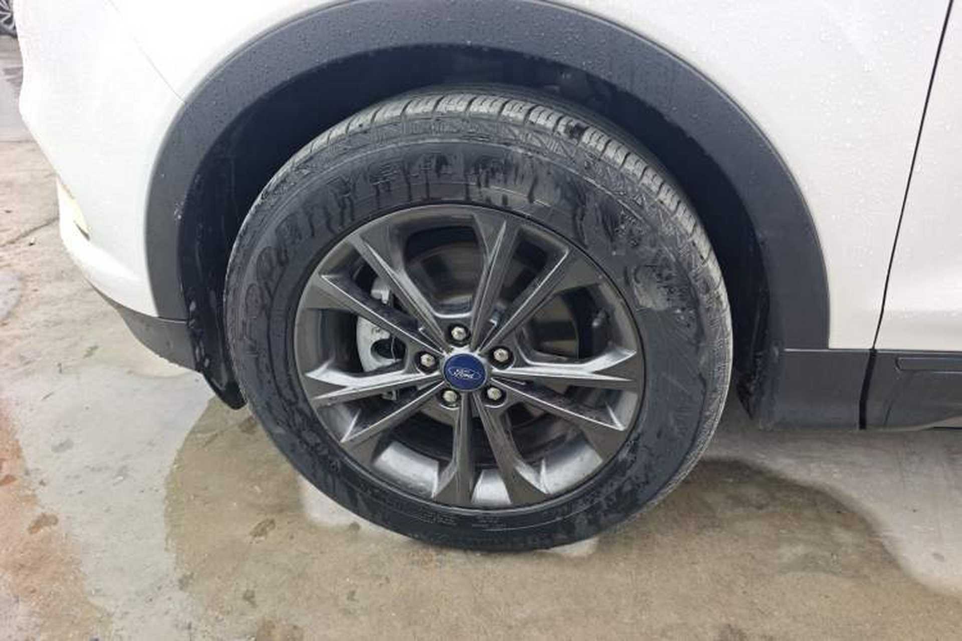 Used Ford Kuga 2019 EcoBoost 180 Two-Wheel-Drive Platinum Edition China VI Standard Left Front Wheel Hub