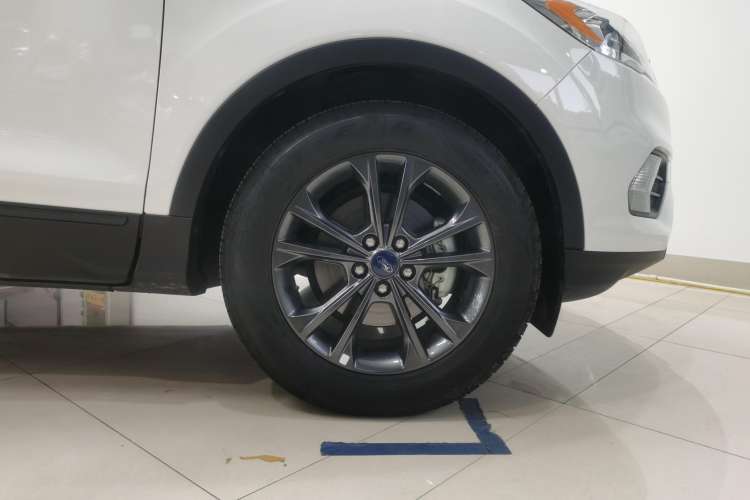 Used Ford Kuga 2019 EcoBoost 180 Two-Wheel-Drive Platinum Edition China VI Standard Left Front Wheel Hub