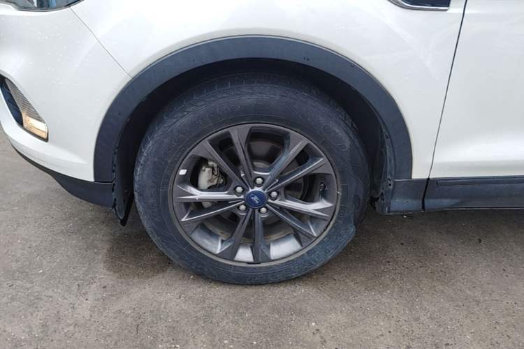 Used Ford Kuga 2019 EcoBoost 180 Two-Wheel-Drive Platinum Edition China VI Standard Left Front Wheel Hub