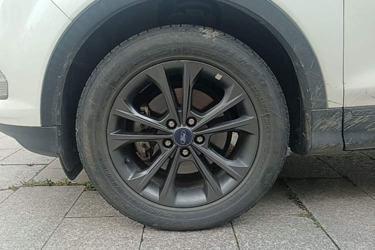 Used Ford Kuga 2019 EcoBoost 180 Two-Wheel-Drive Platinum Edition China VI Standard Left Front Wheel Hub