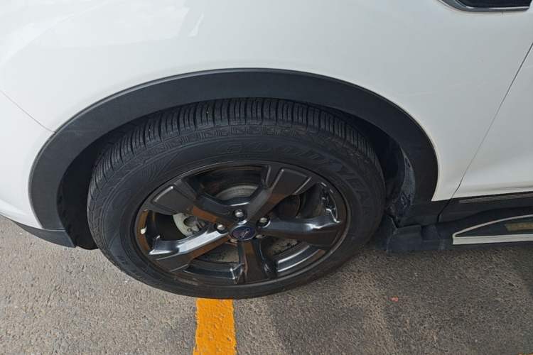 Used Ford Kuga 2019 EcoBoost 180 Two-Wheel-Drive Titanium Plus Model China V Standard Left Front Wheel Hub