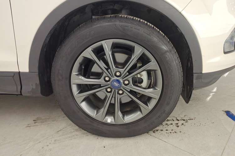 Used Ford Kuga 2019 EcoBoost 180 Two-Wheel-Drive Platinum Edition China VI Standard Left Front Wheel Hub