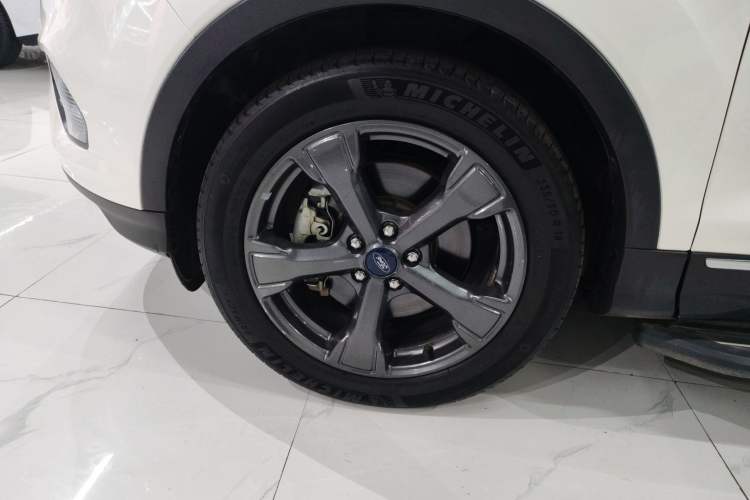 Used Ford Kuga 2019 EcoBoost 245 4x4 Prestige Plus Model China VI Standard Left Front Wheel Hub