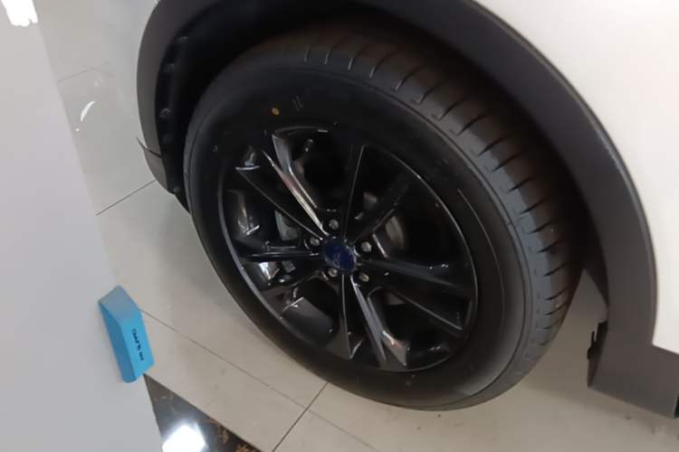 Used Ford Kuga 2019 EcoBoost 180 Two-Wheel-Drive Platinum Edition China VI Standard Left Front Wheel Hub