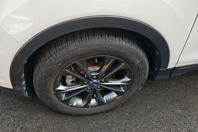 Used Ford Kuga 2019 EcoBoost 180 Two-Wheel-Drive Platinum Edition China VI Standard Left Front Wheel Hub
