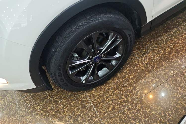 Used Ford Kuga 2019 EcoBoost 180 Two-Wheel-Drive Platinum Edition China VI Standard Left Front Wheel Hub