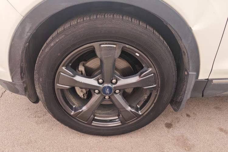 Used Ford Kuga 2019 EcoBoost 180 Two-Wheel-Drive Titanium Plus Model China V Standard Left Front Wheel Hub