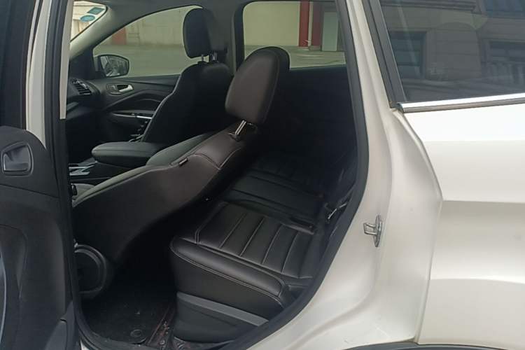 Used Ford Kuga 2019 EcoBoost 180 Two-Wheel-Drive Platinum Edition China VI Standard Left Rear Seat