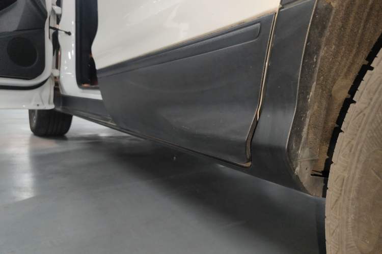 Used Ford Kuga 2019 EcoBoost 180 Two-Wheel-Drive Platinum Edition China VI Standard Left Side Sill