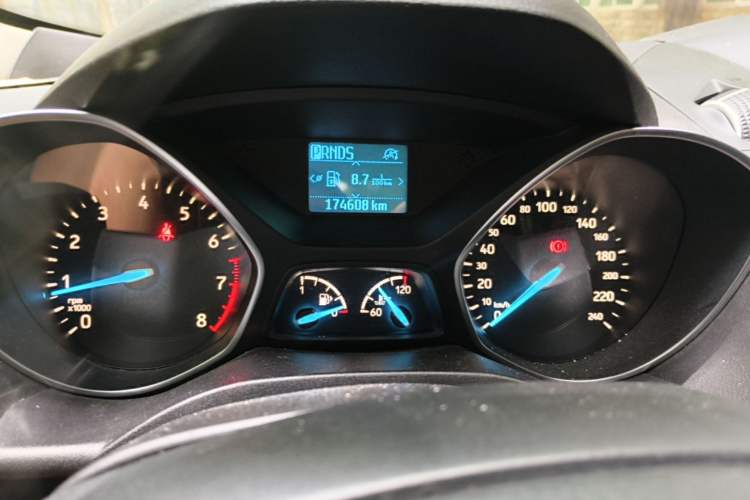 Used Ford Kuga 2019 EcoBoost 180 Two-Wheel-Drive Platinum Edition China VI Standard Odometer Close Up