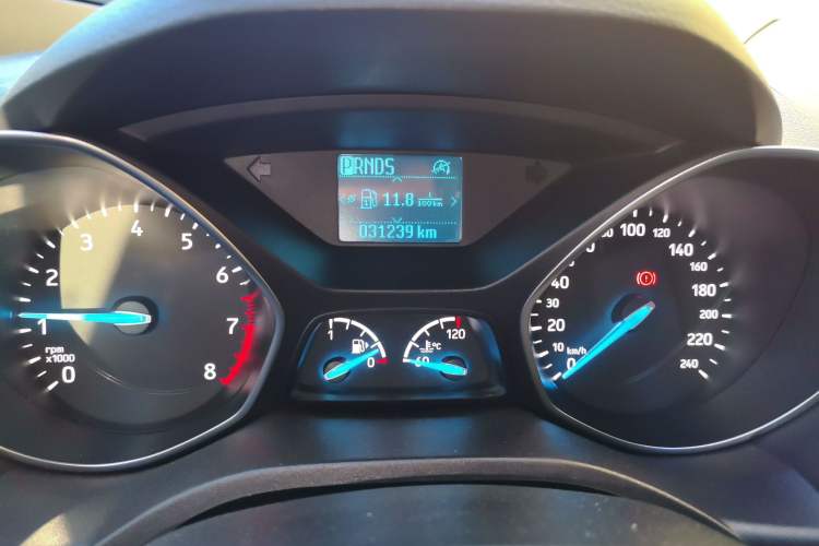 Used Ford Kuga 2019 EcoBoost 180 Two-Wheel-Drive Platinum Edition China VI Standard Odometer Close Up