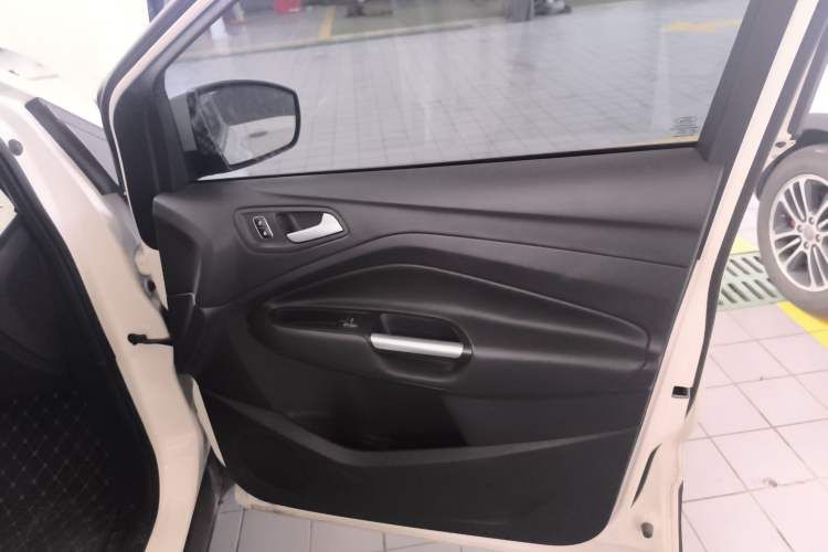 Used Ford Kuga 2019 EcoBoost 180 Two-Wheel-Drive Platinum Edition China VI Standard Right Front Door Interior