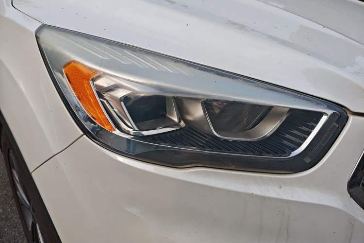 Used Ford Kuga 2019 EcoBoost 180 Two-Wheel-Drive Platinum Edition China V Standard Right Front Headlight