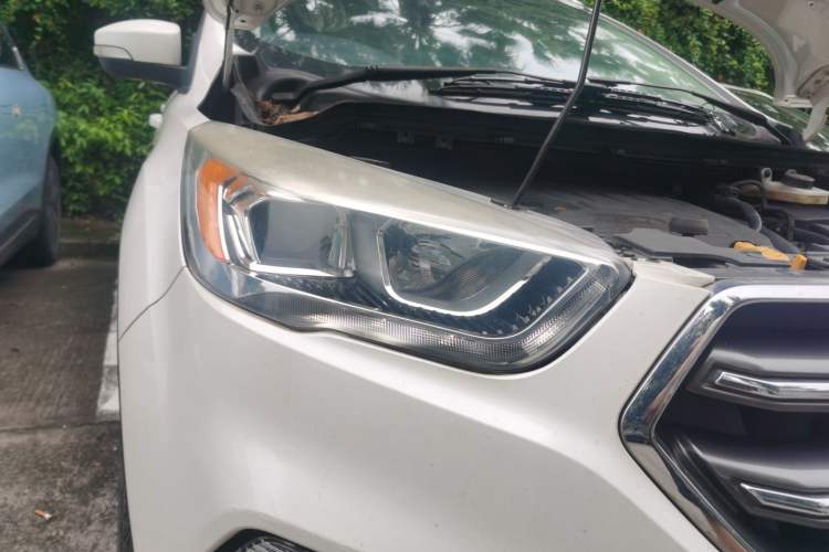 Used Ford Kuga 2019 EcoBoost 180 Two-Wheel-Drive Platinum Edition China VI Standard Right Front Headlight