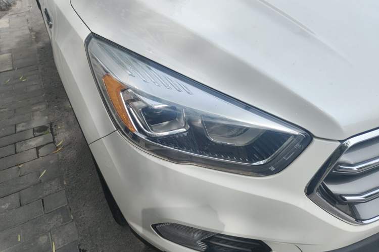 Used Ford Kuga 2019 EcoBoost 180 Two-Wheel-Drive Platinum Edition China VI Standard Right Front Headlight