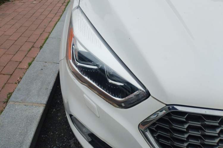 Used Ford Kuga 2019 EcoBoost 180 Two-Wheel-Drive Titanium Plus Model China VI Standard Right Front Headlight
