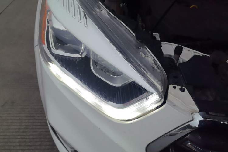 Used Ford Kuga 2019 EcoBoost 180 Two-Wheel-Drive Platinum Edition China VI Standard Right Front Headlight