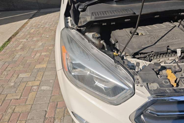 Used Ford Kuga 2019 EcoBoost 180 Two-Wheel-Drive Platinum Edition China VI Standard Right Front Headlight