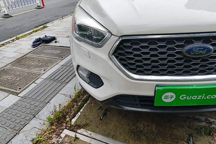 Used Ford Kuga 2019 EcoBoost 180 Two-Wheel-Drive Titanium Plus Model China V Standard Right Front Headlight