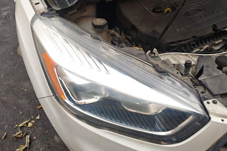 Used Ford Kuga 2019 EcoBoost 180 Two-Wheel-Drive Platinum Edition China VI Standard Right Front Headlight