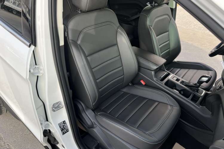 Used Ford Kuga 2019 EcoBoost 180 Two-Wheel-Drive Platinum Edition China VI Standard Right Front Seat