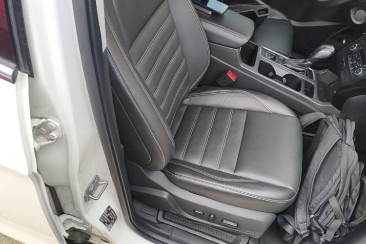 Used Ford Kuga 2019 EcoBoost 180 Two-Wheel-Drive Titanium Plus Model China V Standard Right Front Seat