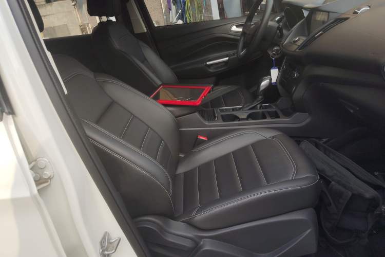 Used Ford Kuga 2019 EcoBoost 180 Two-Wheel-Drive Platinum Edition China VI Standard Right Front Seat