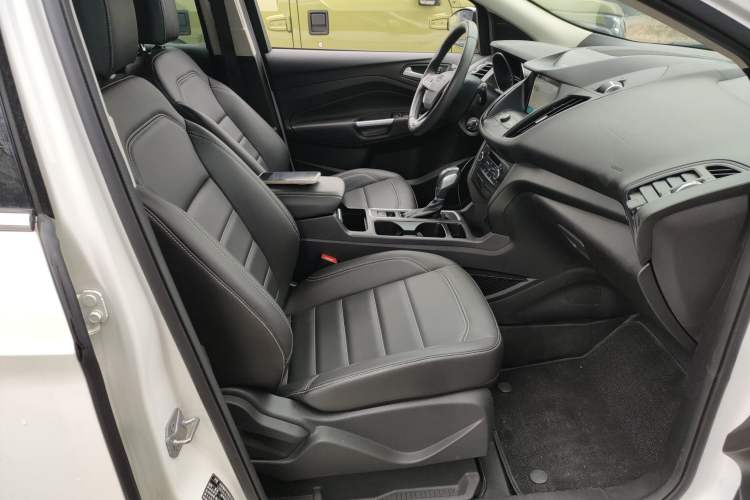 Used Ford Kuga 2019 EcoBoost 180 Two-Wheel-Drive Platinum Edition China VI Standard Right Front Seat