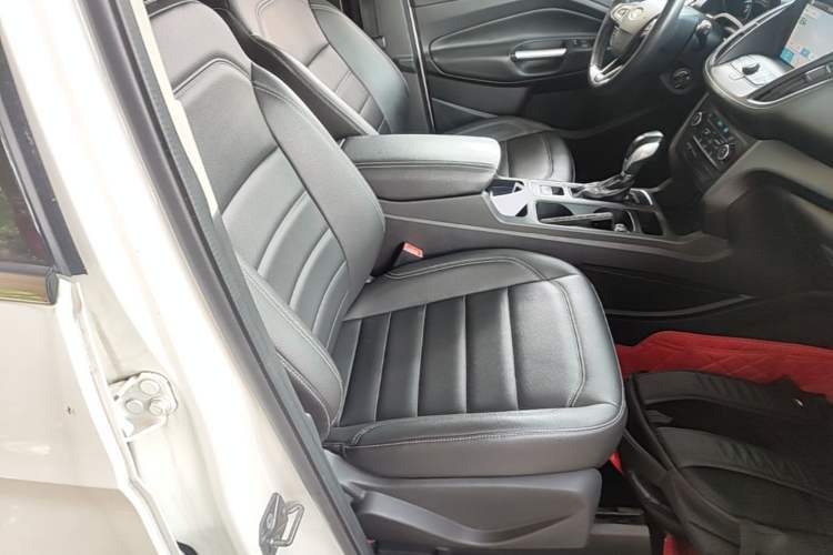 Used Ford Kuga 2019 EcoBoost 180 Two-Wheel-Drive Platinum Edition China VI Standard Right Front Seat