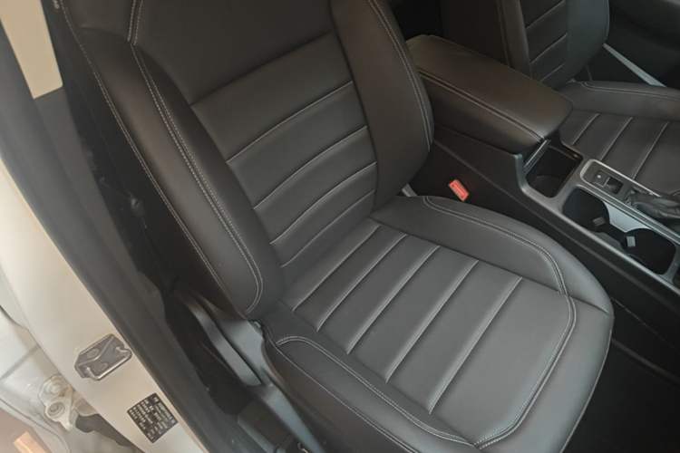 Used Ford Kuga 2019 EcoBoost 180 Two-Wheel-Drive Platinum Edition China VI Standard Right Front Seat