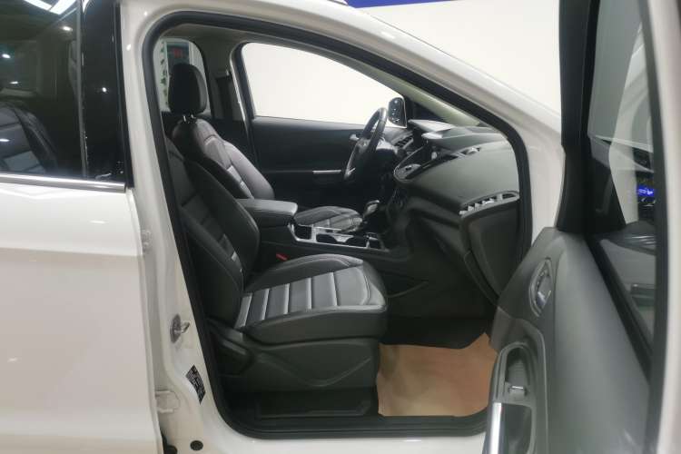 Used Ford Kuga 2019 EcoBoost 180 Two-Wheel-Drive Platinum Edition China VI Standard Right Front Seat