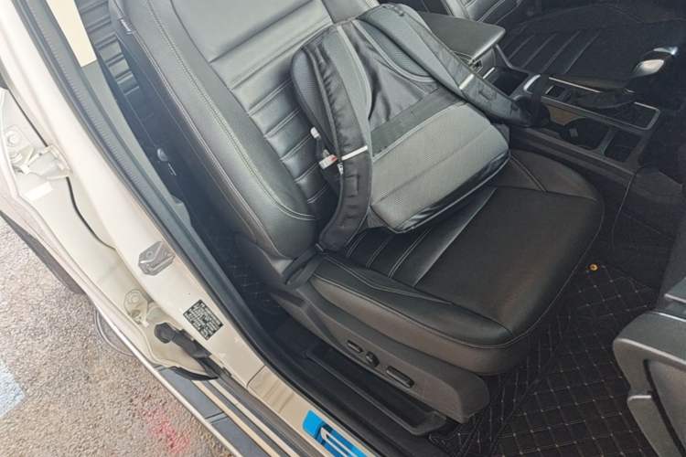 Used Ford Kuga 2019 EcoBoost 180 Two-Wheel-Drive Titanium Plus Model China V Standard Right Front Seat