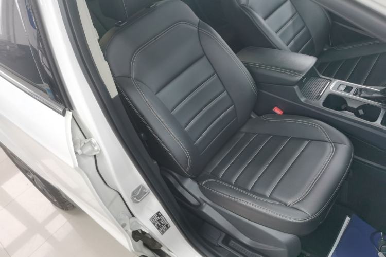 Used Ford Kuga 2019 EcoBoost 180 Two-Wheel-Drive Platinum Edition China VI Standard Right Front Seat